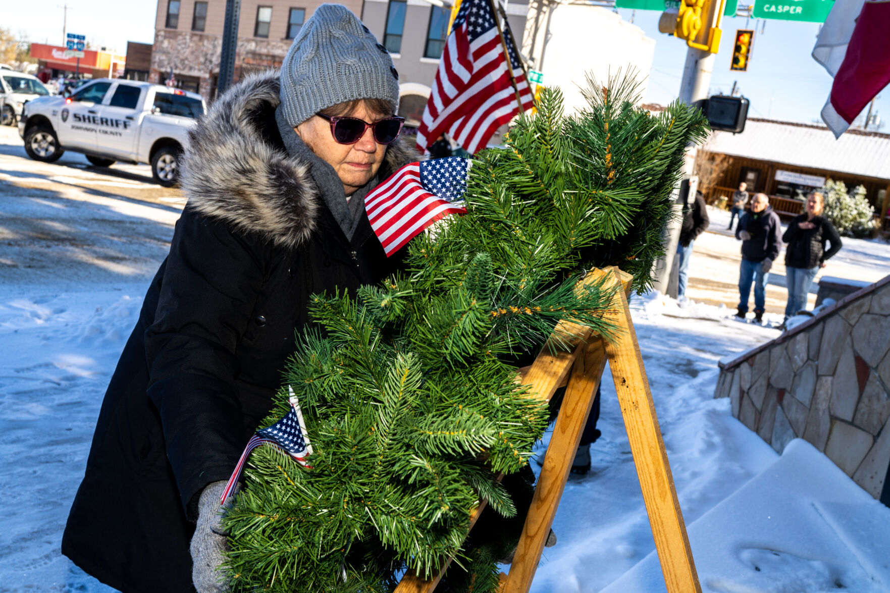 20221111_WreathLaying_EW_109_BB.jpg